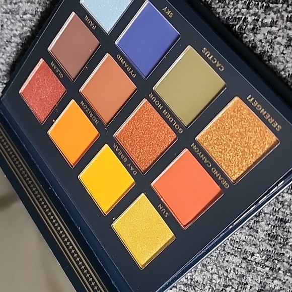 ACE Beautē Vintage Dawn Eyeshadow Palette - Picture 7 of 10